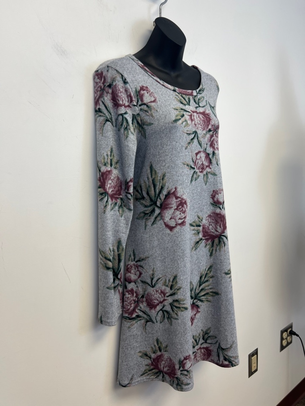 Pinc Floral Gray and Pink Long Sleeve Feminine Chic Lightweight Sweater Dress XL